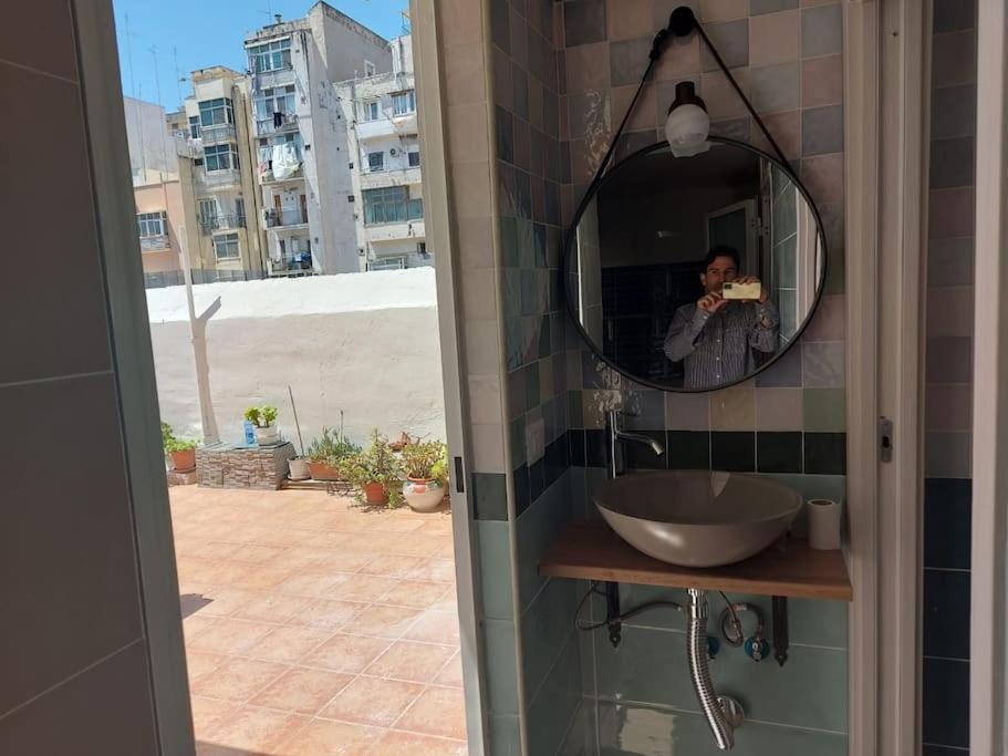 شقة Characteristic Garibaldi باري المظهر الخارجي الصورة